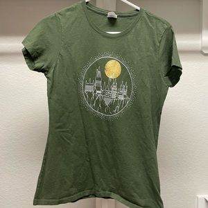 Wizarding World of Harry Potter Tshirt size small